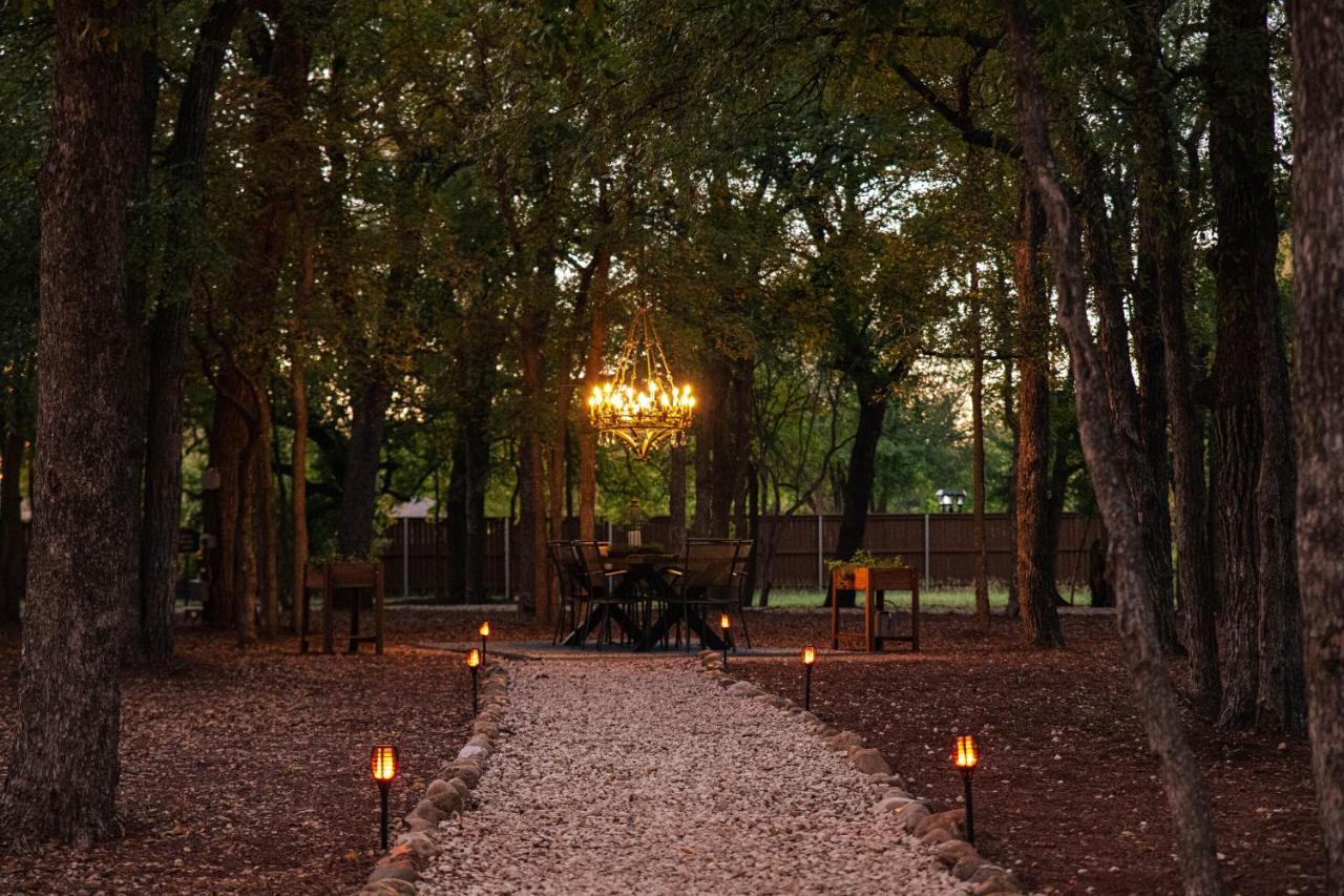 7744 Ranch Glamping Resort Austin Exterior foto